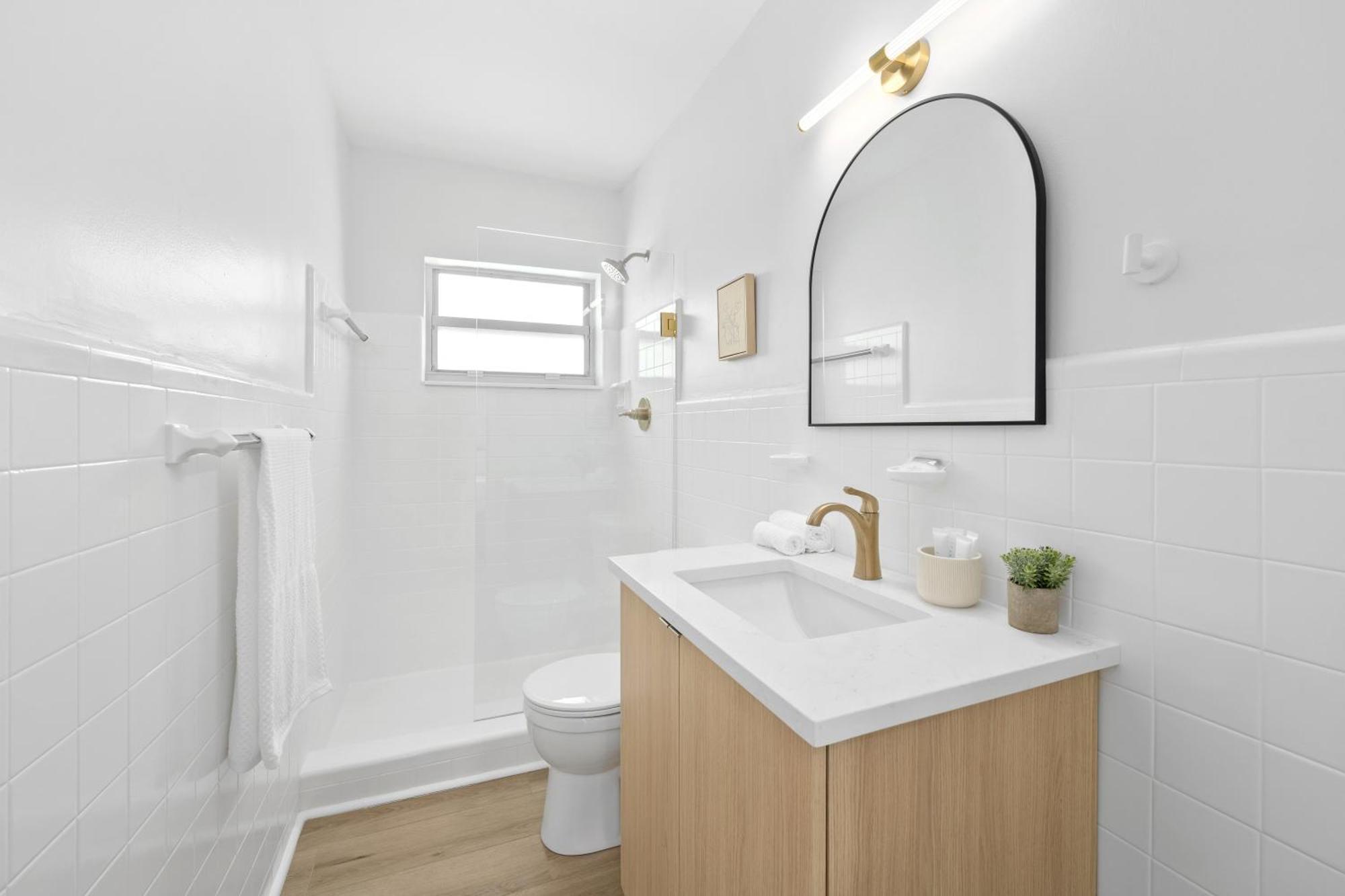 M Lake Worth Beach - Modern Villas Near West Palm Beach, Chic Retro Vibes, King Bed, Cozy Backyard, Bbq, Workspace, High-Speed Internet, Free Parking, 5 Minutes To Downtown & Beach Ngoại thất bức ảnh