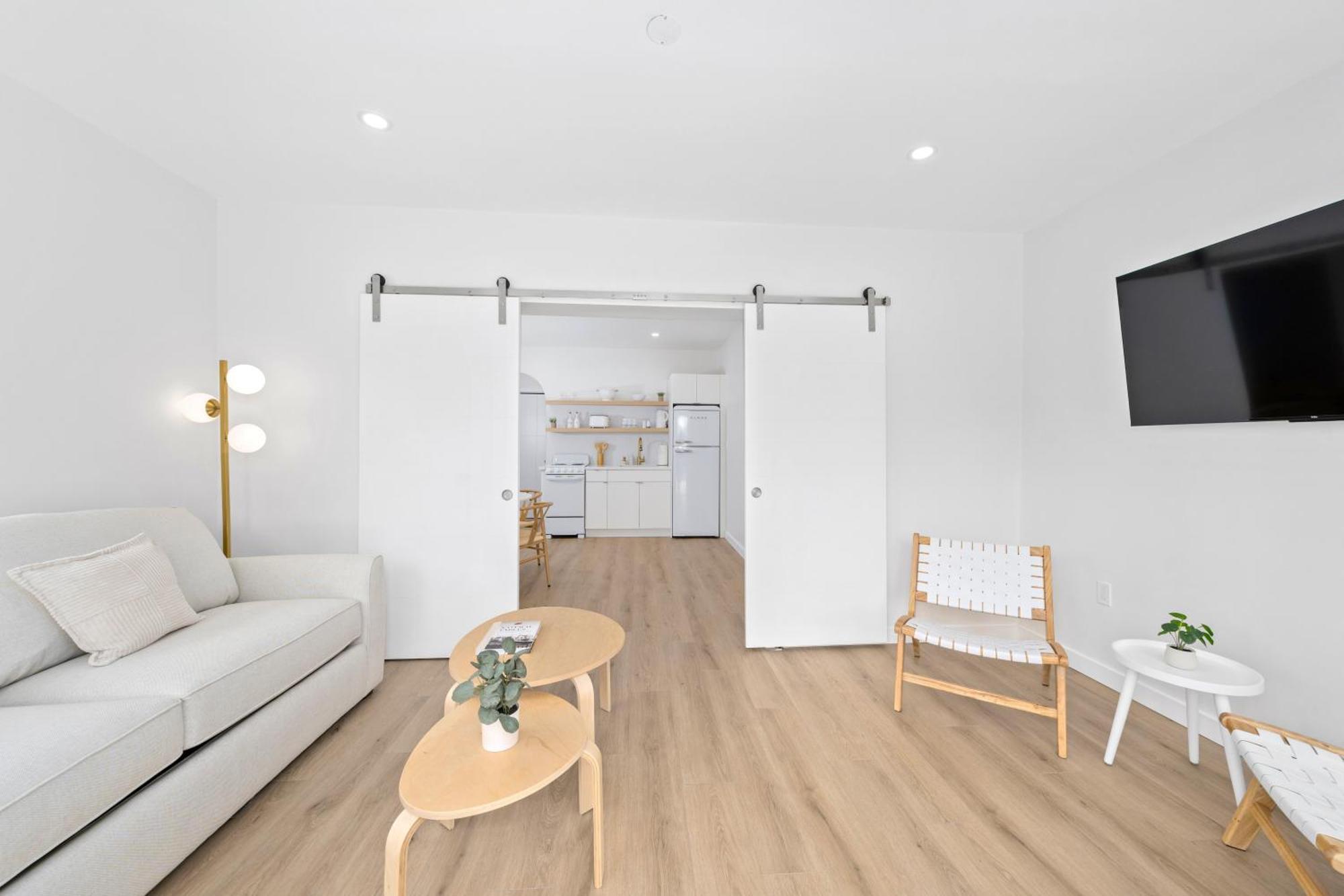 M Lake Worth Beach - Modern Villas Near West Palm Beach, Chic Retro Vibes, King Bed, Cozy Backyard, Bbq, Workspace, High-Speed Internet, Free Parking, 5 Minutes To Downtown & Beach Ngoại thất bức ảnh