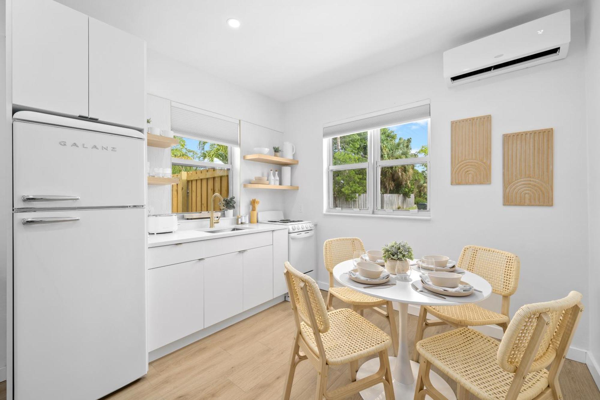 M Lake Worth Beach - Modern Villas Near West Palm Beach, Chic Retro Vibes, King Bed, Cozy Backyard, Bbq, Workspace, High-Speed Internet, Free Parking, 5 Minutes To Downtown & Beach Ngoại thất bức ảnh