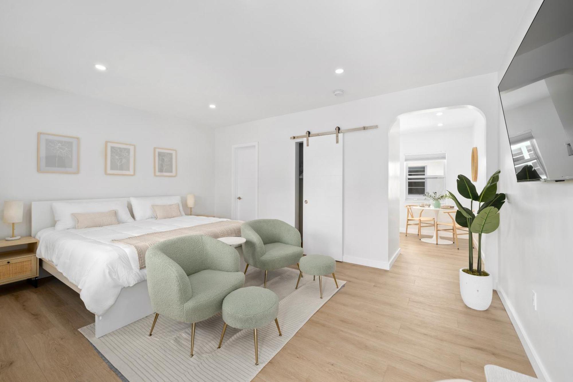 M Lake Worth Beach - Modern Villas Near West Palm Beach, Chic Retro Vibes, King Bed, Cozy Backyard, Bbq, Workspace, High-Speed Internet, Free Parking, 5 Minutes To Downtown & Beach Ngoại thất bức ảnh